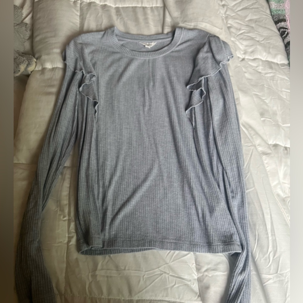 Splendid Light Gray Ruffle Sleeve Top